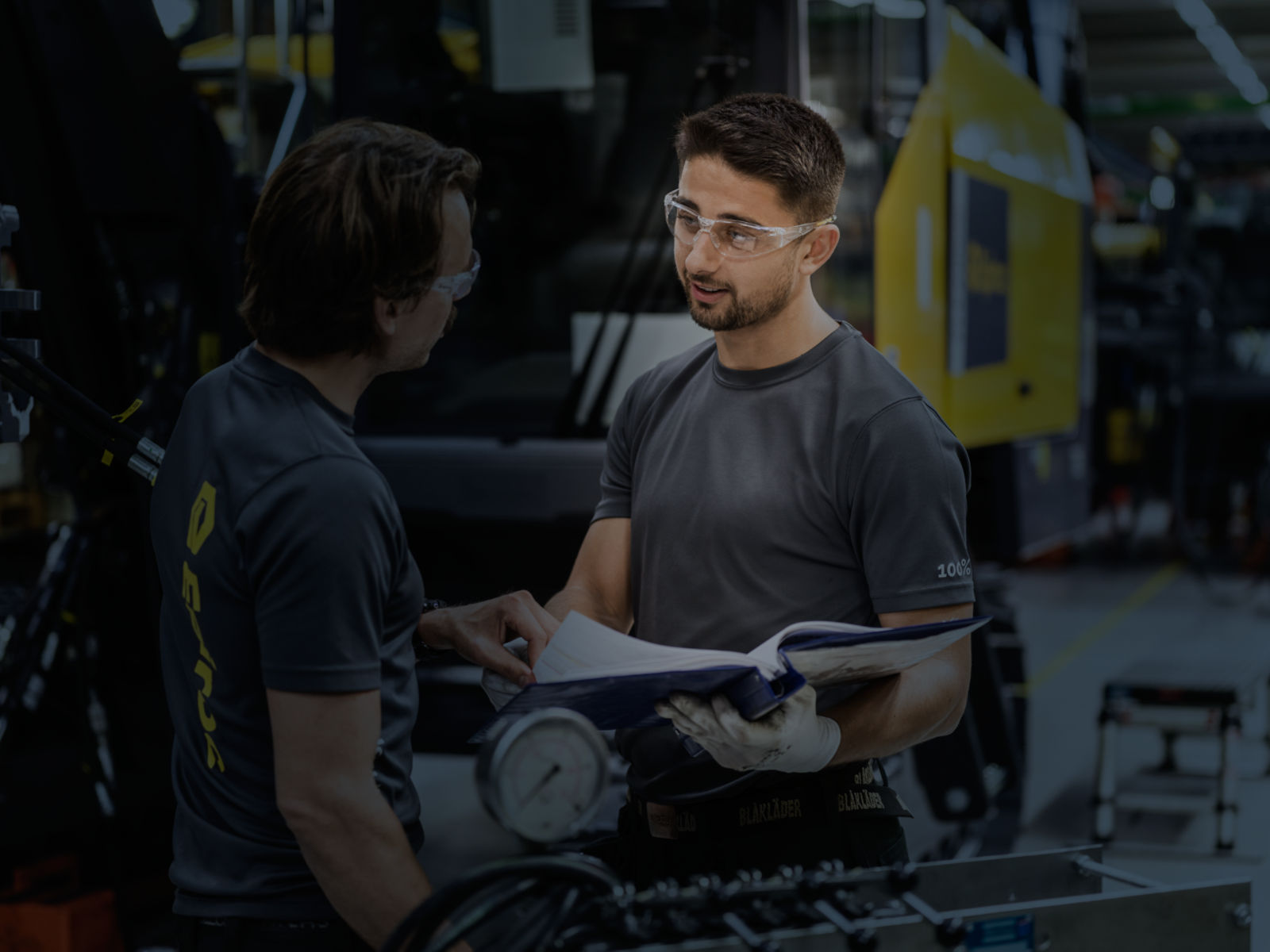 Service technicians making plans