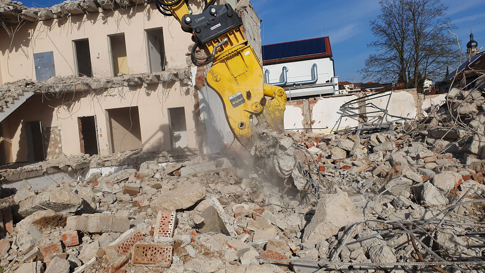 Epiroc unveils Performance Booster to its DP 1820 Demolition Pulverizer ...