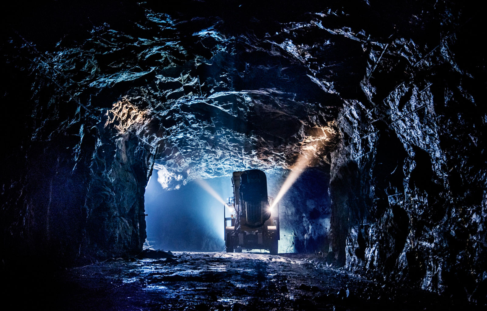 Epiroc releases new Teleremote e-tramming option for Simba drill rigs ...