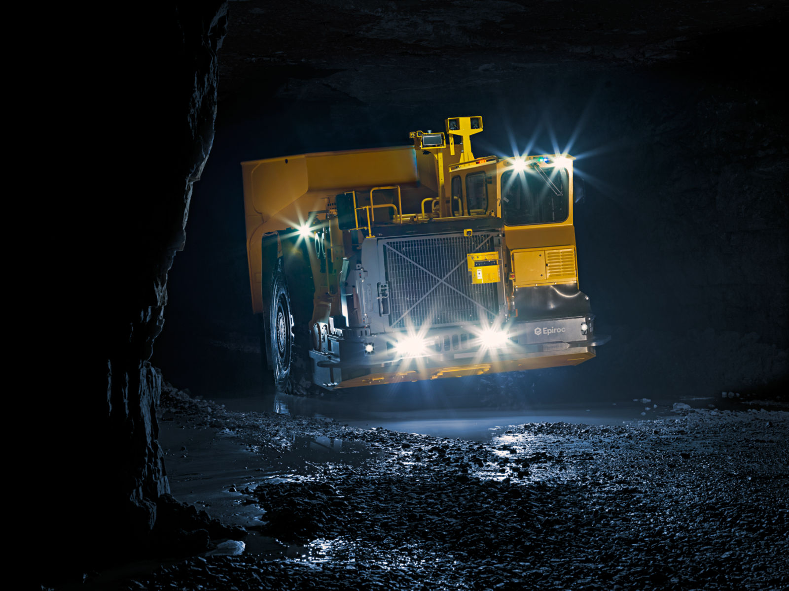 Minetruck MT65 S | Underground trucks | Epiroc