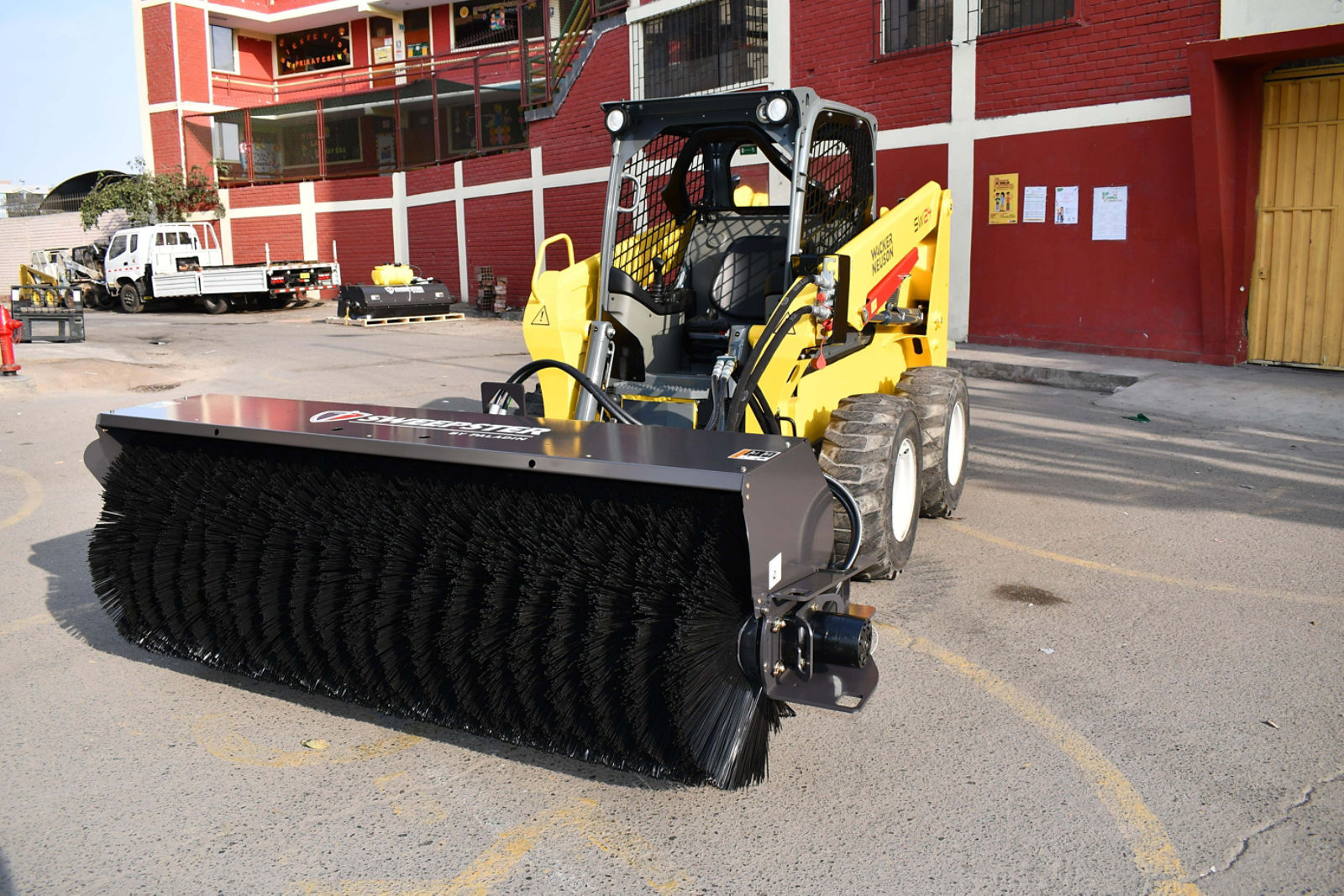 Sweeper - QCSS Angle Broom | Paladin attachments