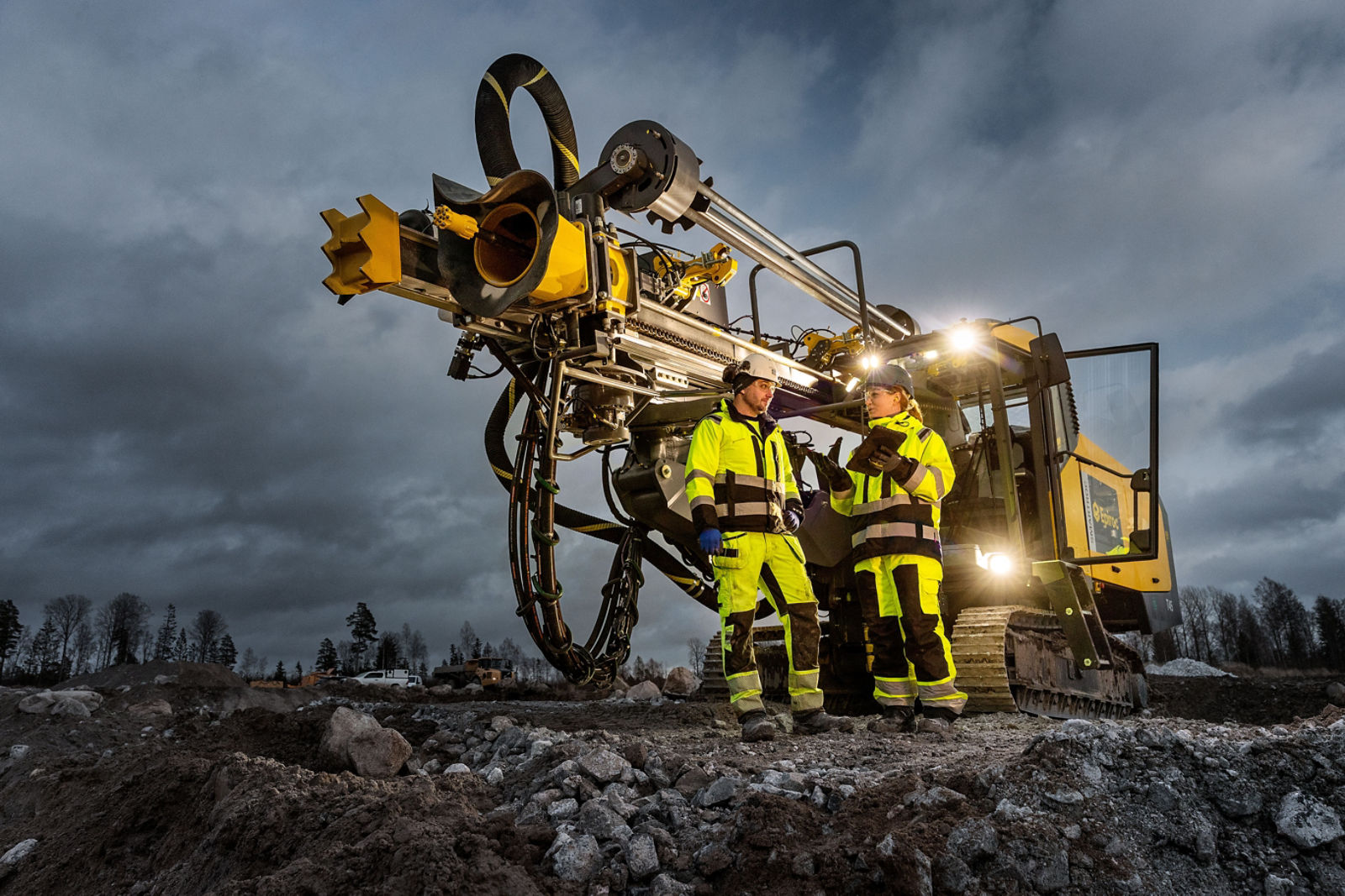 People, rig and rock drilling tools