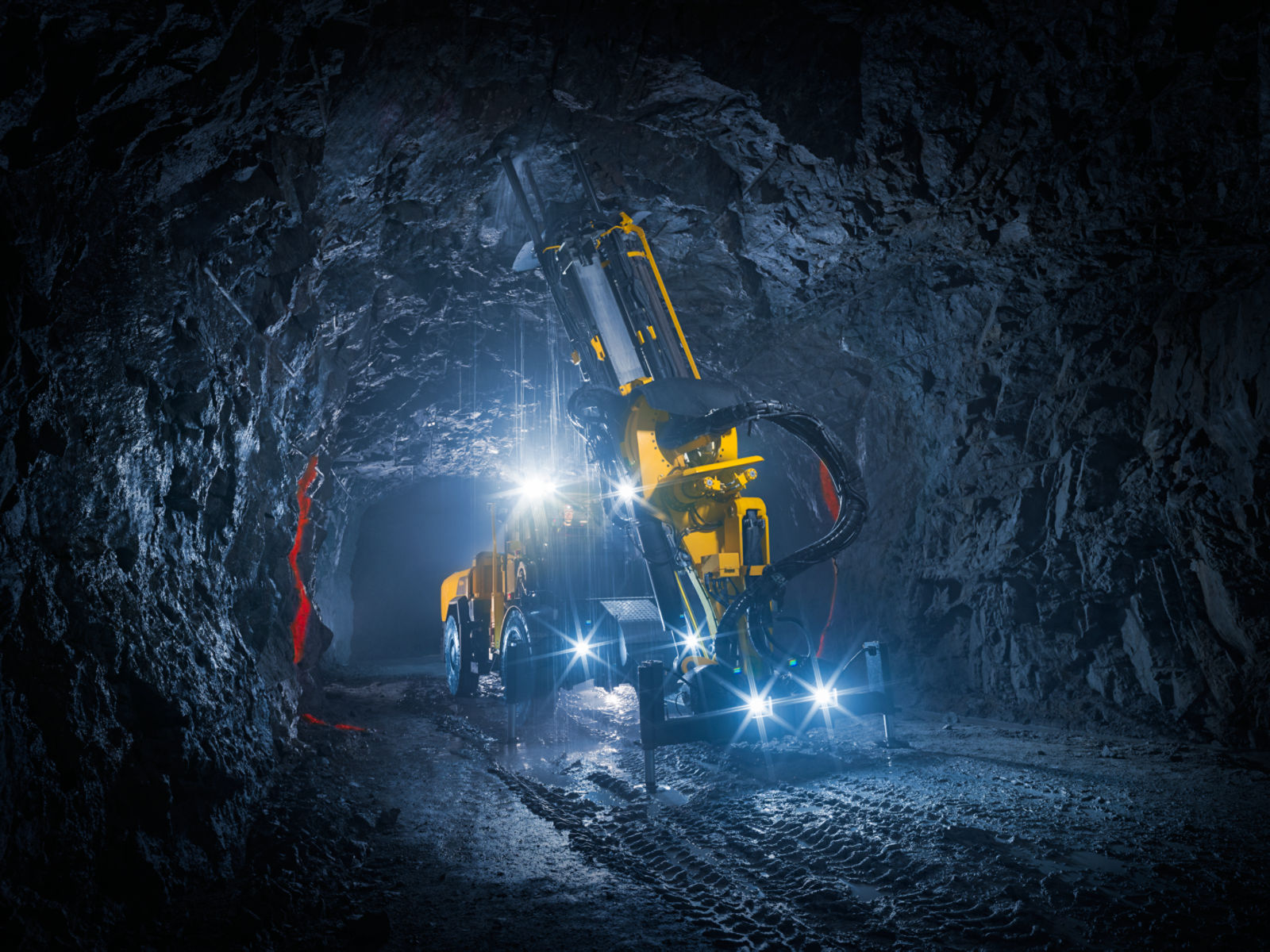 Simba E60 S in an underground mine, front right view 